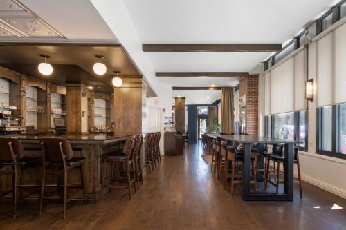 Étterem, The Boxer near Bunker-domb Emlékmű