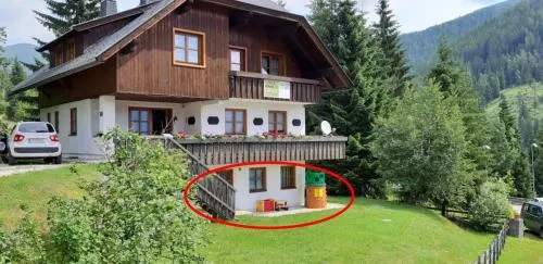 Haus Nockalm ski to door budget friendly apartment in Staudach, Österreich