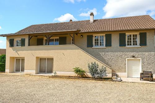 Évasion à Rully grande maison avec piscine privée (Evasion a Rully grande maison avec piscine privee) in Chagny