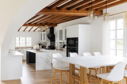 Évasion à Rully grande maison avec piscine privée (Evasion a Rully grande maison avec piscine privee) in Chagny