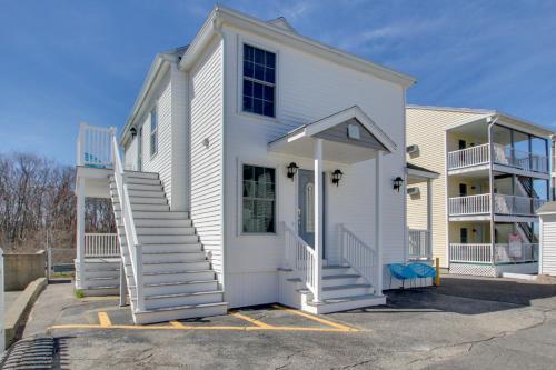 Apt in Old Orchard Beach - Walk to Bay and Pier - image 9