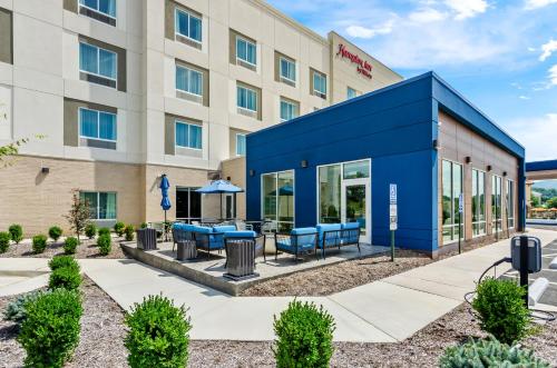 Hampton Inn by Hilton Daleville - 숙소 외관