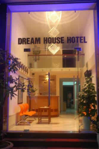 Dream House Motel