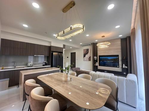 3 Badroom LUXURY Diamond Centery near the airport