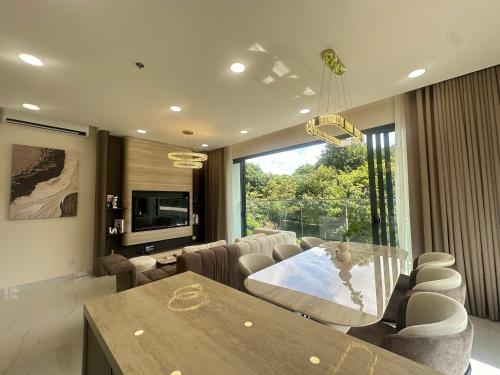 3 Badroom LUXURY Diamond Centery near the airport