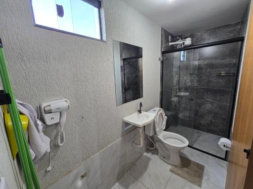 Shower, Flat completo 12 minutos do centro com lojas variadas in Aparecida de Goiânia