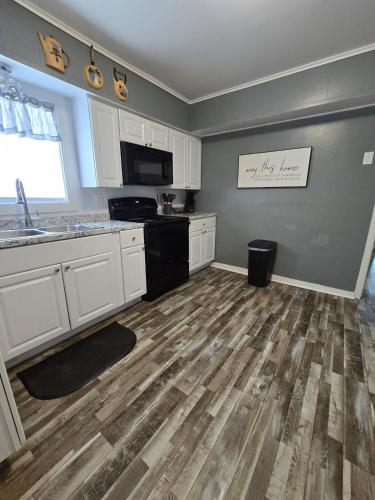 Konyha, Charmed Getaway in Bay City
