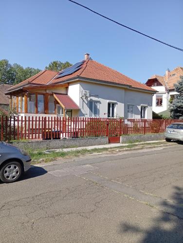 Cozy Homestay with Garden and FreeParking, Budapest