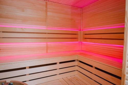 Gyógyfürdő, Allure in Slovenska Beach