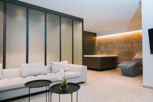 Gyógyfürdő, Allure in Slovenska Beach