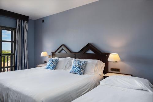 Hotel Ciudad De Ubeda Room Type - Standard Room (2 Adults + 1 Child) Hotel Ciudad De Ubeda Room Type - Standard Room (2 Adults + 1 Child)