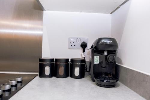 CENTRAL Luxury 2BR Apartment Manchester, Manchester (photo 4)