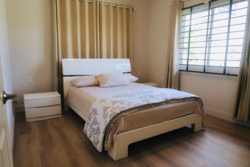LUMA RESIDENCES - Premium Cozy 3-Bedroom Stay - image 2