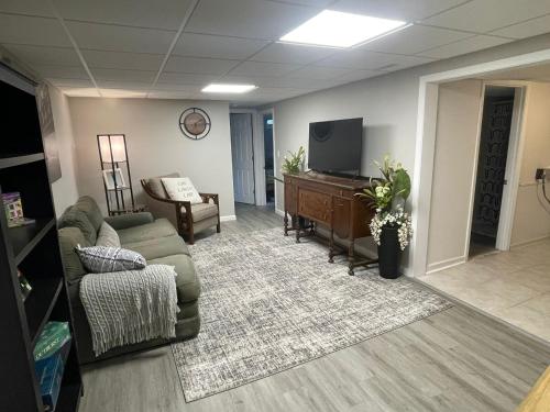 Shared lounge/TV area, The Greenhouse 2 in Moorhead (MN)