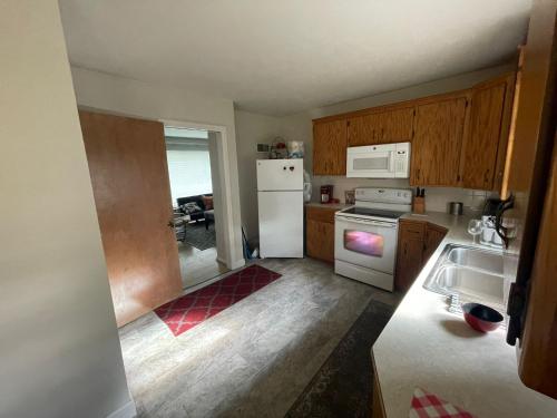 Kitchen, The Greenhouse 2 in Moorhead (MN)