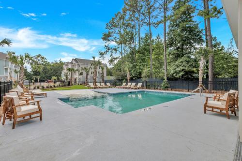Surrounding environment, 200 Olive Shell Court near Museum Of Hilton Head Island