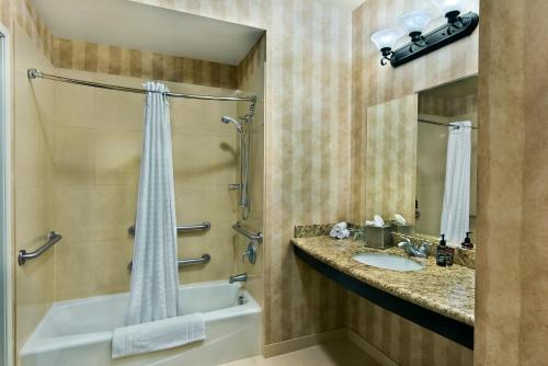 Oxford Suites Boise - image 3
