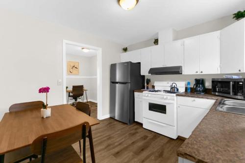 ห้องครัว, Rose Drive Roost 2 near พิพิธภัณฑ์มูลนิธิการบินเซาธ์เทิร์น