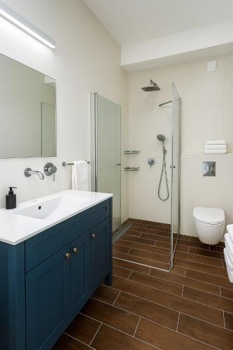 Royal Retreat 6 Luxury Suites Villa & Pool in Центр міста Герцлія