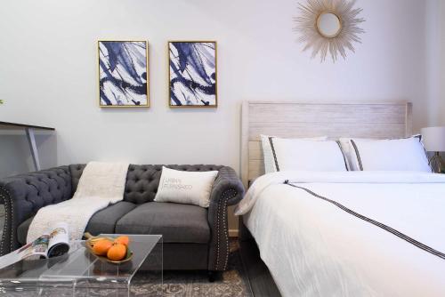 240-14 NEW Studio Prime Location W&D in unit in New York, USA