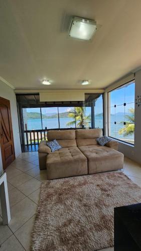 lindo apartamento frente ao mar pe na areia