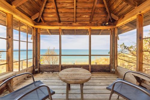 Whispering Bluff - Private Beach - Pet Friendly