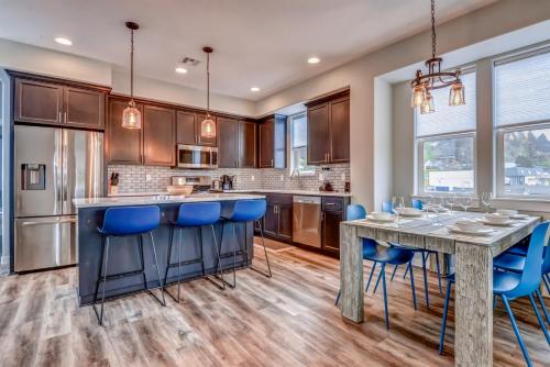 Ocean Overlook 3 Ensuite Bedrooms Game Lounge Pet-Friendly & Family Ready - image 9