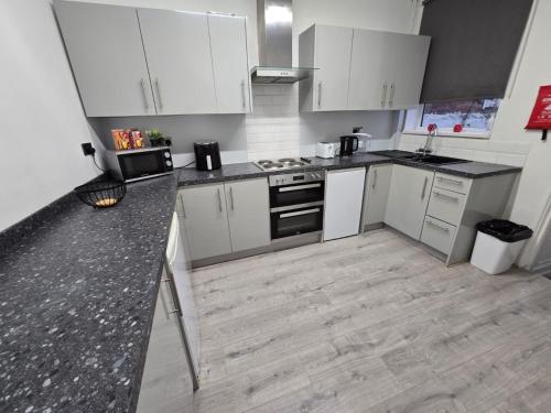 Room 1 shared house 5 minutes from Anfield, Liverpool (photo 7)