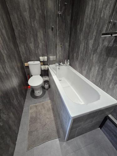 Room 1 shared house 5 minutes from Anfield, Liverpool (photo 6)