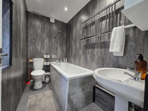 Room 1 shared house 5 minutes from Anfield, Liverpool (photo 4)