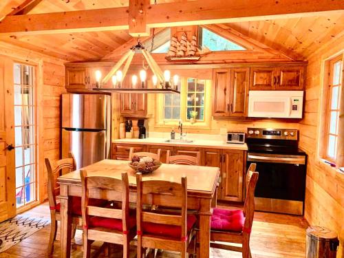 Le RustiChic Chalet in Rivière-Matawin (QC)