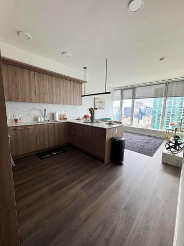 Luxury on the Lake - Chicago High Rise