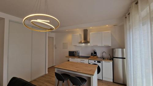 Konyha, Appartement moderne & cosy - cœur de Libourne Bastide in Libourne