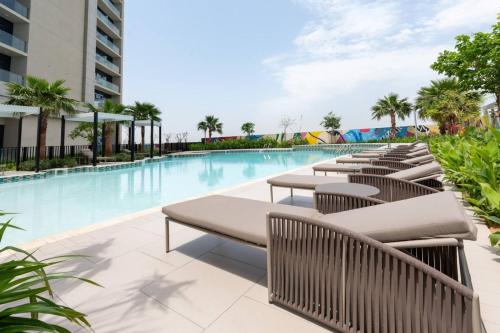 Blue Moon I Dar Oasis I 2BR I Parking Pool Gym, Дубай (фото 2)