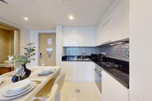 Blue Moon I Dar Oasis I 2BR I Parking Pool Gym, Дубай (фото 9)