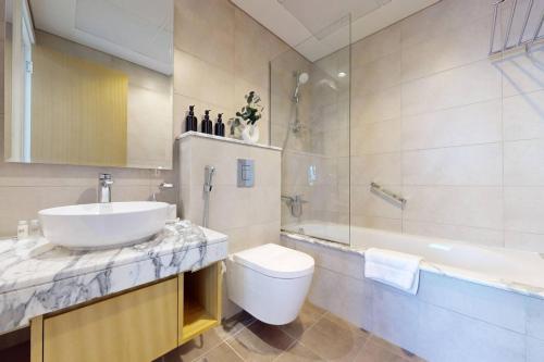 Blue Moon I Dar Oasis I 2BR I Parking Pool Gym, Дубай (фото 10)