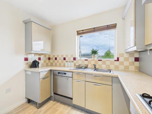 Corrine Court by Signature Stays - Stylish Apartment - Spacious - Parking - image 4