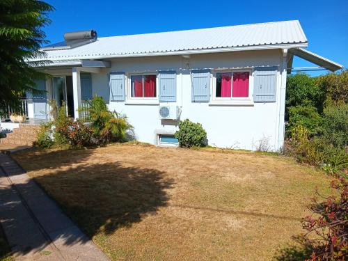 LOGEMENT ENTIER SAINT JOSEPH " CLASSE 3 ETOILES " par ATOUT FRANCE - Location saisonnière - Saint-Joseph