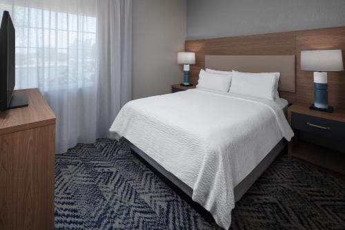 Candlewood Suites St. Robert an IHG Hotel - image 8