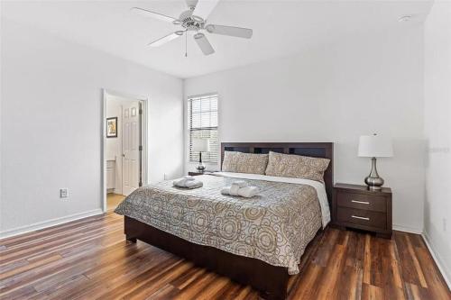 Grand EXEC Golf 4BR Pool Home Near Disney - image 3