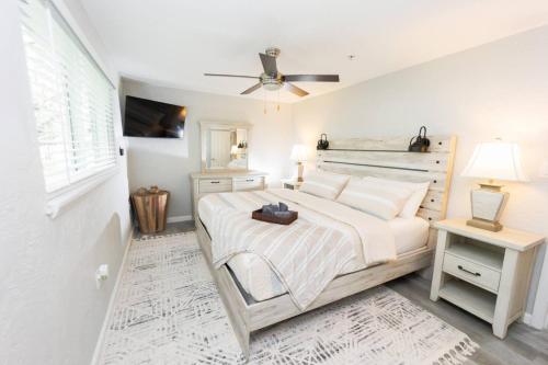 Vendégszoba, Riverwalk Retreat King Suite near Florida Repertory Színház