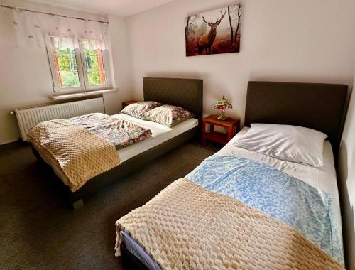 1 double bed, 1 twin bed
