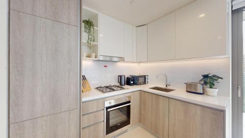 Vacationer l Urban Luxe 1 Bedroom l with Marina Views, Dubai (photo 2)