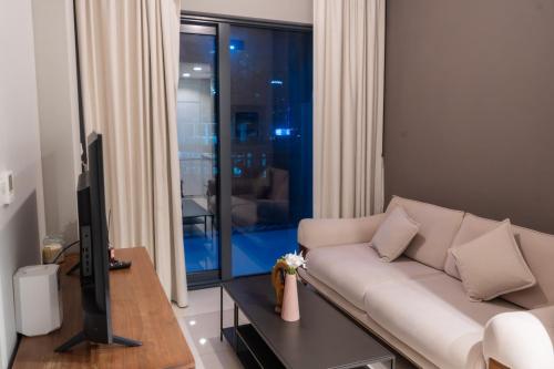 Stylish 1 BHK in Damac Zada Tower Business Bay - image 14