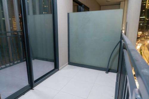 Stylish 1 BHK in Damac Zada Tower Business Bay - image 3