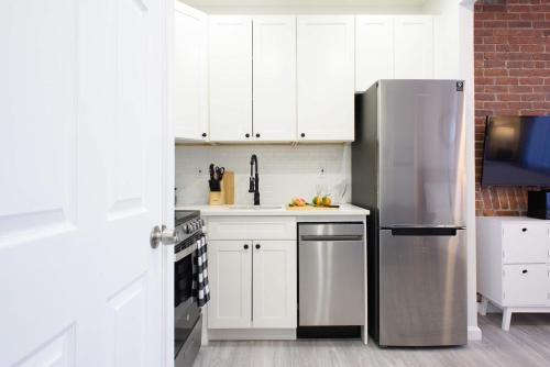 240-5 NEW Prime Location STUDIO W&D in unit, New York (fotografie 5)