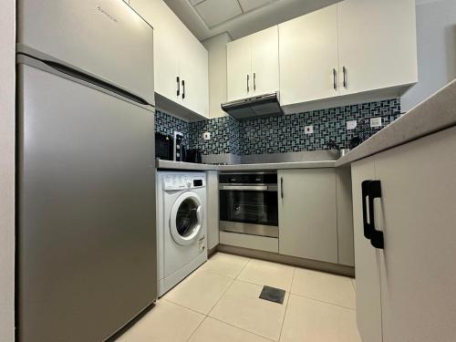 A stylish studio apartment so close to beach, Дубай (фото 8)