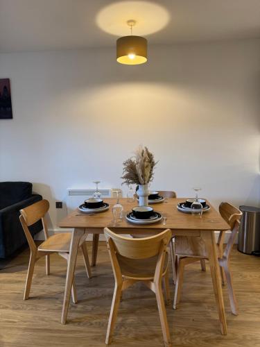 Modern City Apartment near Utilita Arena - Parking, Pool &Ping Pong, Бирмингем (фото 7)