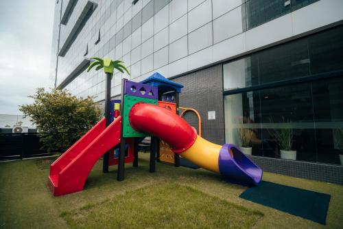 Kinderspielplatz, Hilton Garden Inn Praia Brava in Itajai