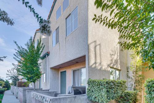 Walk to Olive View Medical Home with Pool Access! in Santa Clarita